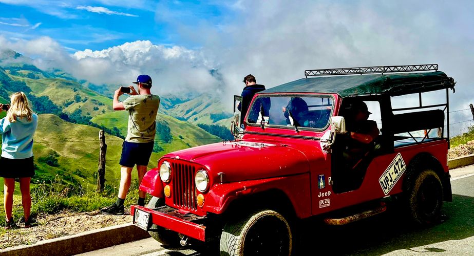 Tussenstop voor een foto bij de Samaria vallei Tussenstop voor een foto bij de Samaria vallei